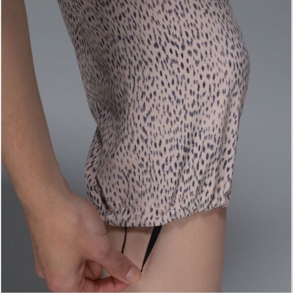 Lululemon Step Lively Crop Pants Dottie Dash Grain‎ Black Women’s Size 4 - Picture 2 of 9